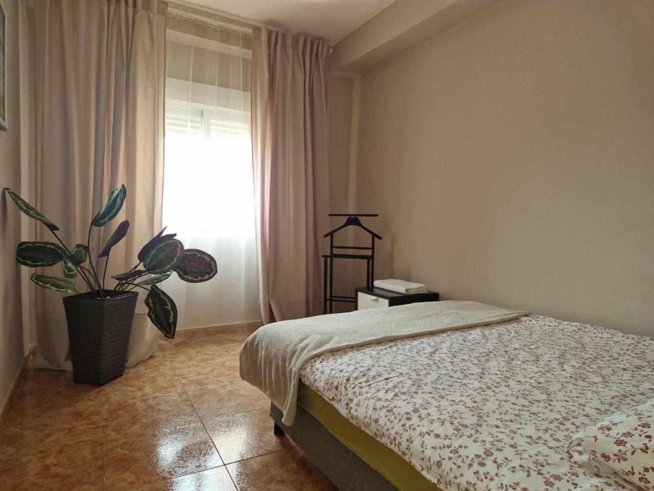 Moncada Apartment